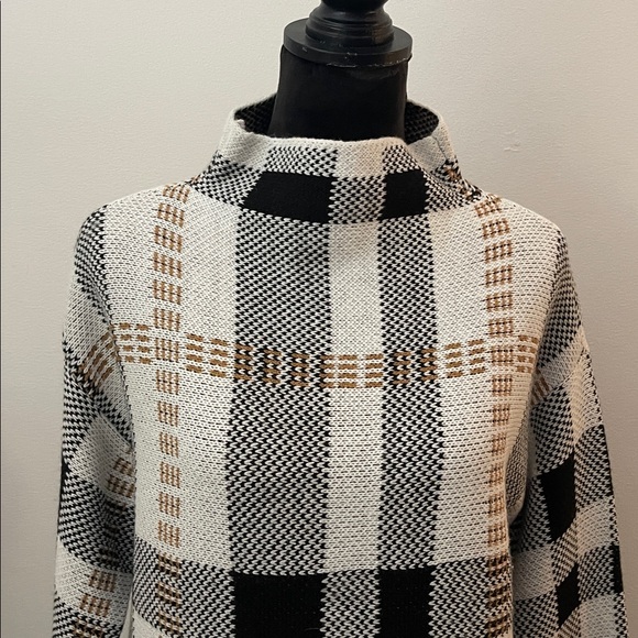 Plaid Turtleneck Sweater - Black and White - Picture 2 of 9